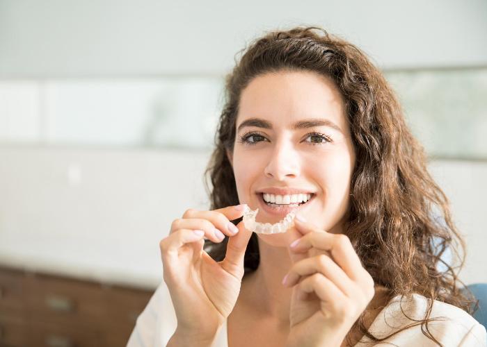 mengurangi risiko masalah kesehatan gigi dan mulut yang mungkin terjadi selama berpuasa