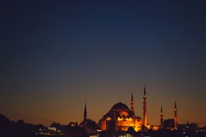 7 Tanda-Tanda Lailatul Qadar: Ciri dan Keutamaan Malam Mulia